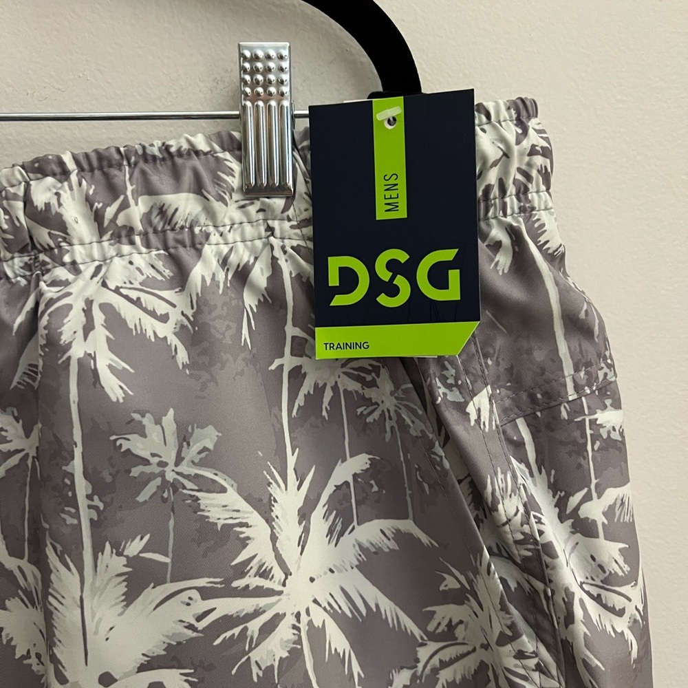 DSG Training Beachside Minimal Mint Rec Short NWT - Picture 3 of 5